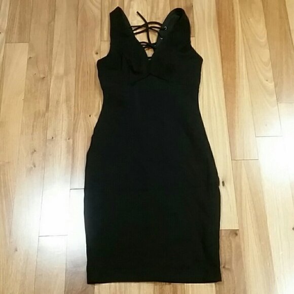 Soprano Cross Back BodyCon mini Dress - Picture 3 of 8